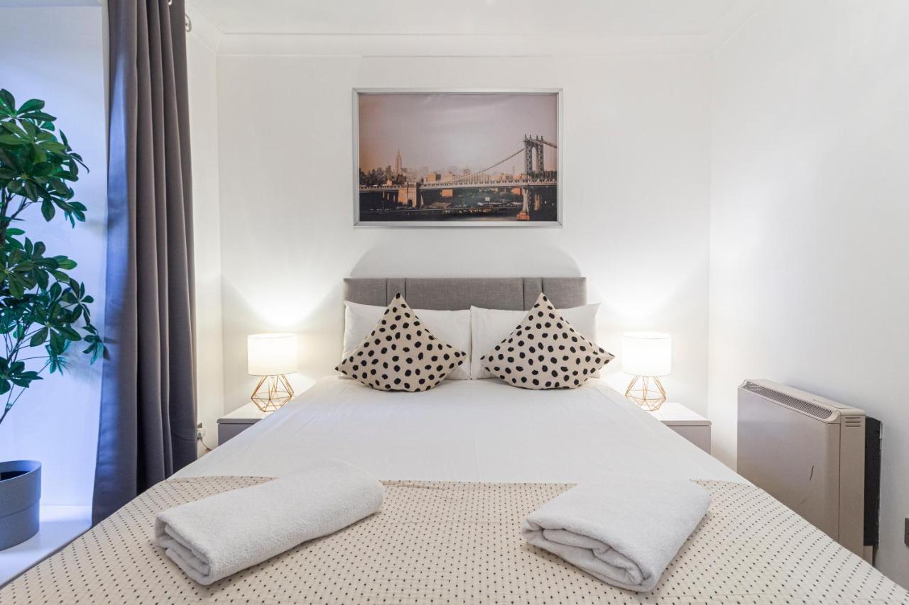 Stay Thames River Londen Buitenkant foto